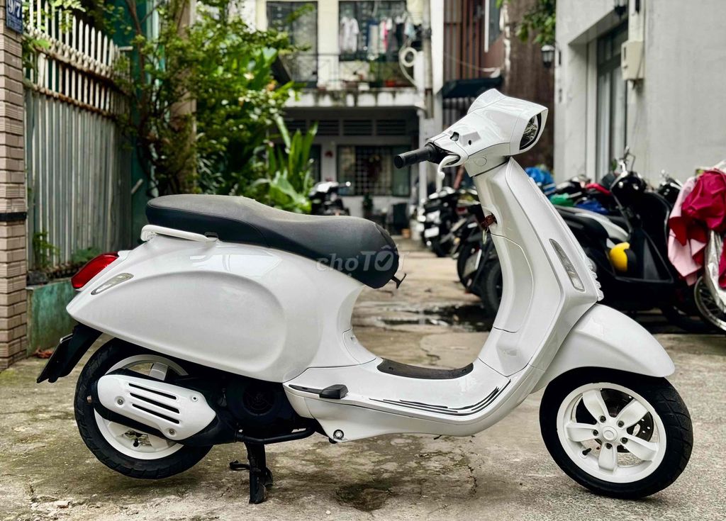 Vespa Sprint 2016 bstp chính chủ cần bán. Mua bán Xe máy tại Quận Gò Vấp Tp Hồ Chí Minh được đăng bởi Khanh hình 2