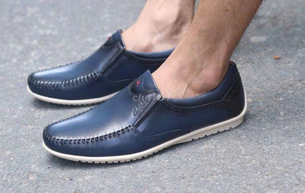 Clarks nâu và đen