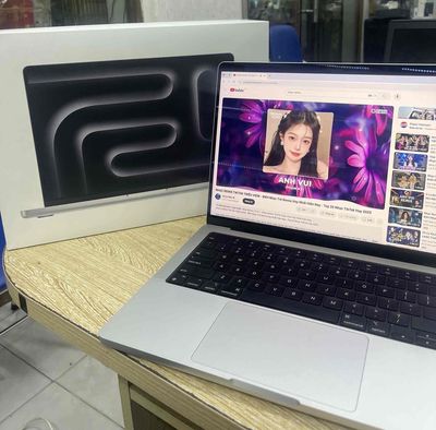Cần bay e mac mới mua vì thất nghiệp. Mua bán Laptop tại Quận Cầu Giấy Hà Nội được đăng bởi lù vipro