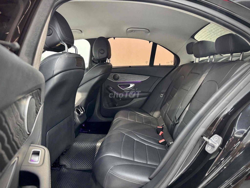 Mercedes Benz C200 FL model 2020 1 chủ. Mua bán Ô tô tại Quận 8 Tp Hồ Chí Minh được đăng bởi Khoa nguyễn hình 11