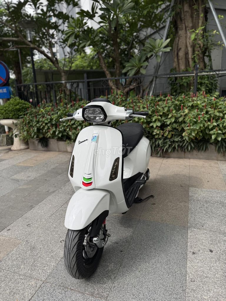 VESPA SPRINT tặng cặp dầu, gương, thảm trải sàn. Mua bán Xe máy tại Quận Cầu Giấy Hà Nội được đăng bởi minh khang hình 1