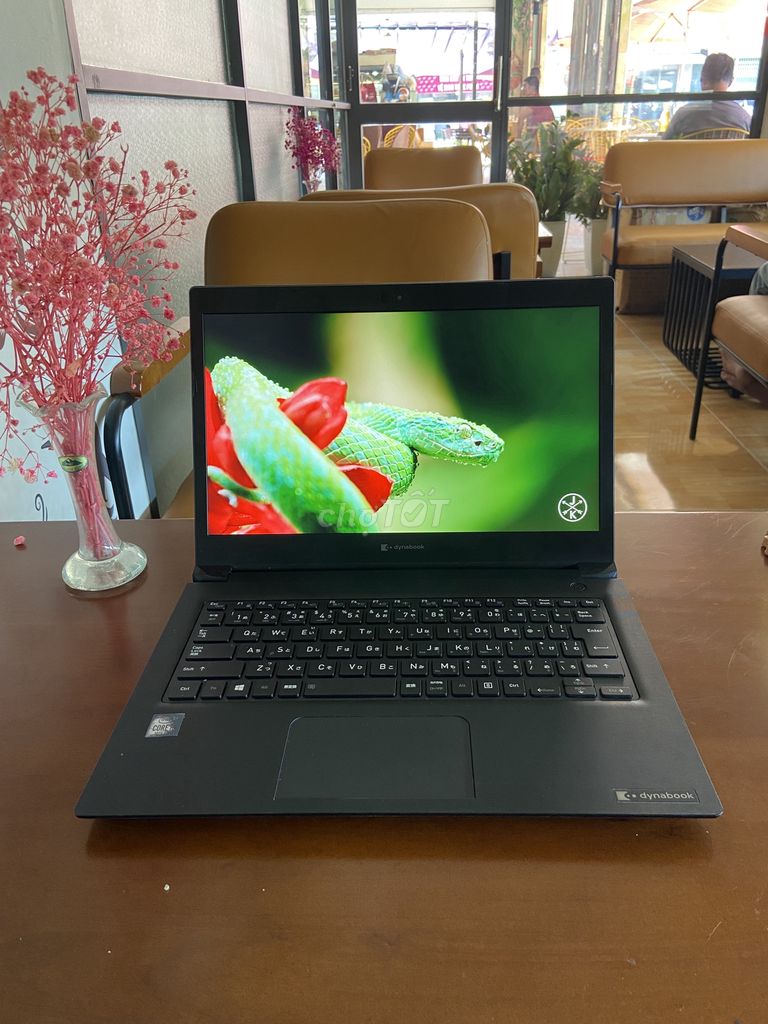 Laptop core i5 thế hệ 10. Ram8gb/256gb.Màn siu đẹp