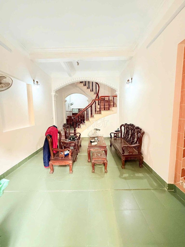 CHO THUÊ NHÀ NGUYÊN CĂN ĐỊNH CÔNG 4PN GẦN BÁCH KINH XÂY 12tr