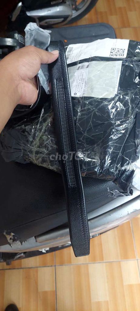 Thang lý hết 10 cái dây nịt