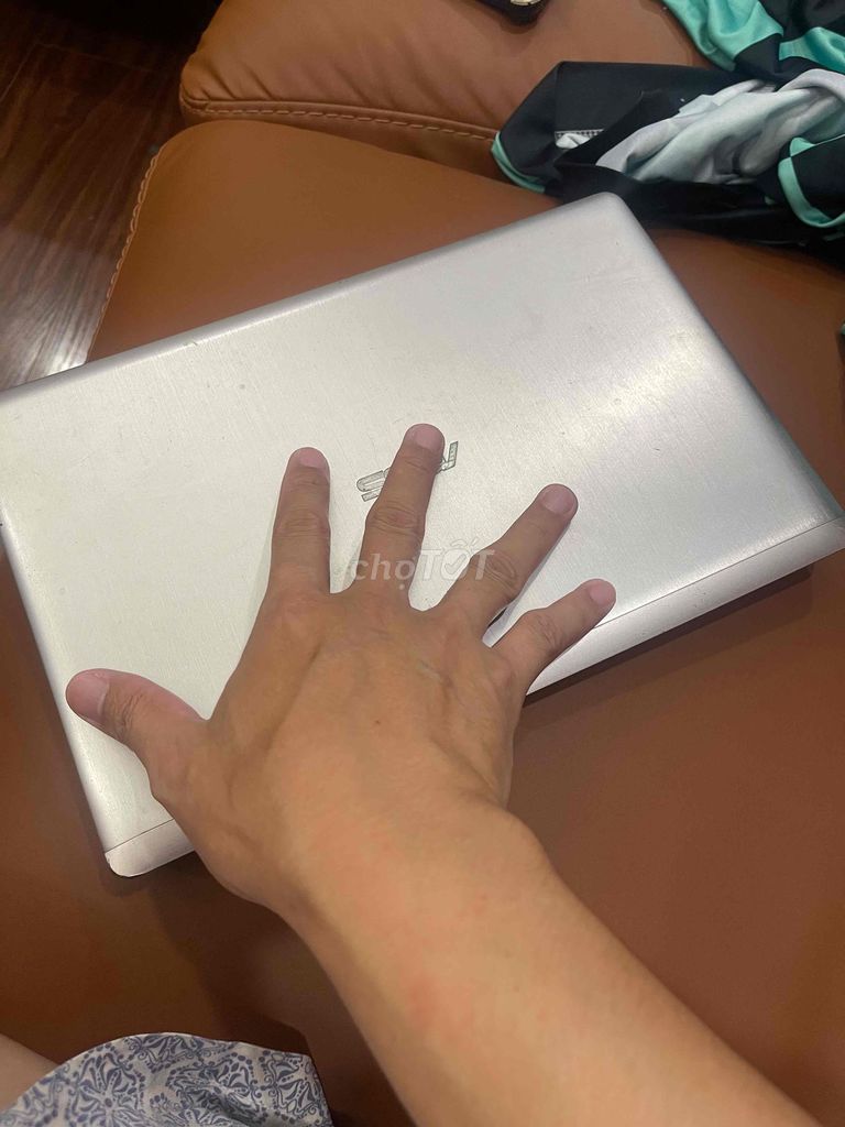 Asus Laptop Bạc giao lưu. Mua bán Laptop tại Quận Hà Đông Hà Nội được đăng bởi Lê Nguyên hình 1