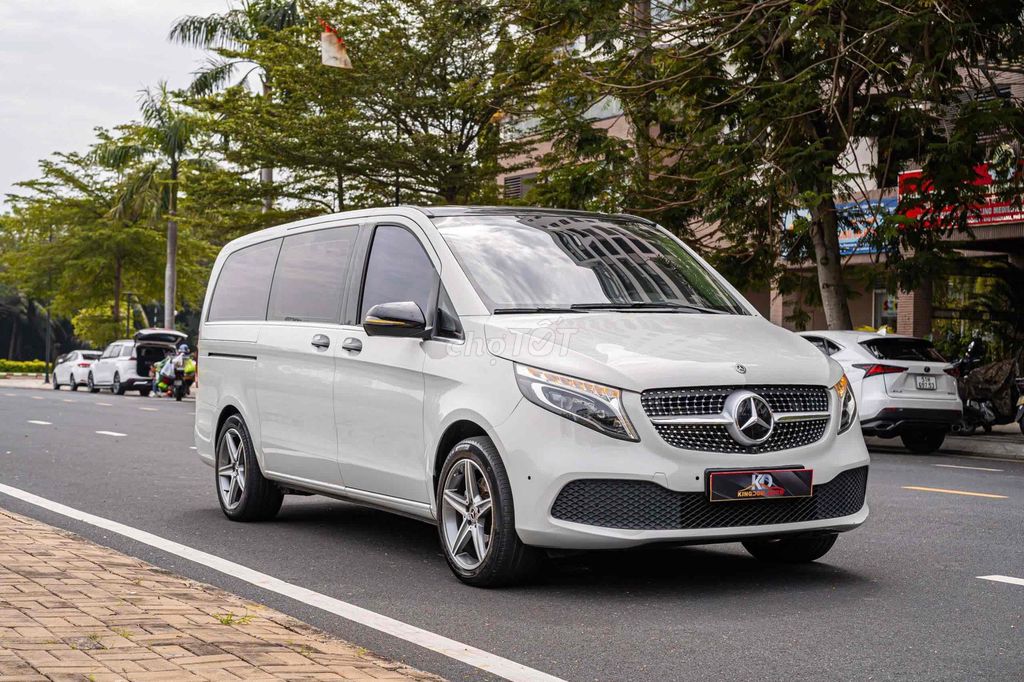 Mercedes V250 Luxury 2021 xe 7 chỗ màu trắng. Mua bán Ô tô tại Quận 7 Tp Hồ Chí Minh được đăng bởi Dương Phương hình 3