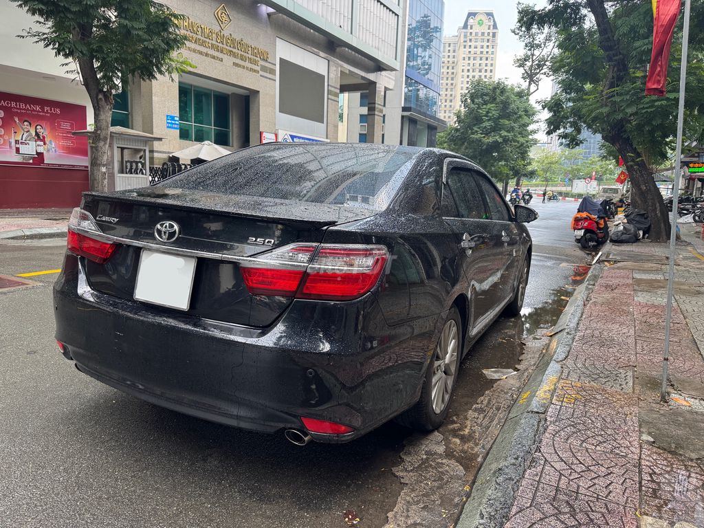 Toyota Camry 2.5Q 2015 Черная 43 000 км