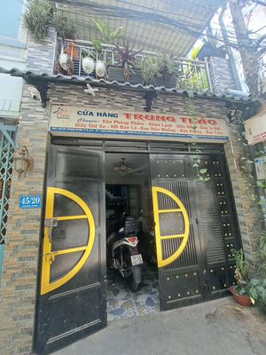 Phòng riêng cho nữ thuê có máy lạnh, ngay cầu Ng Tri Phương, giờ tự do