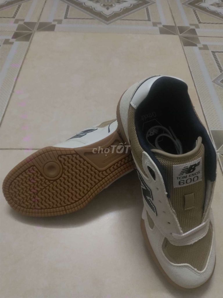 Giày thể thao New Balance Tom Knox 600 Trắng 39.5. Mua bán Giày dép tại Quận Sơn Trà Đà Nẵng được đăng bởi trần kim sơn hình 1