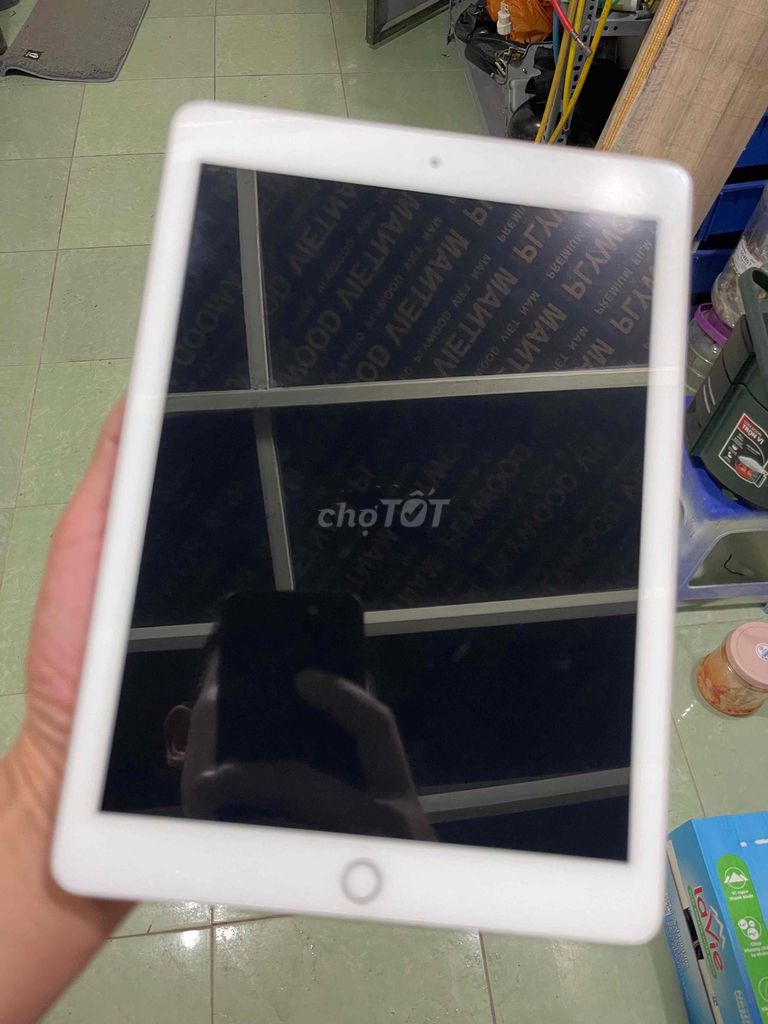 thanh lý ipad gen 6 ít dùng. Mua bán Máy tính bảng tại Quận Hoàng Mai Hà Nội được đăng bởi Đồ Cũ Duy Linh hình 1
