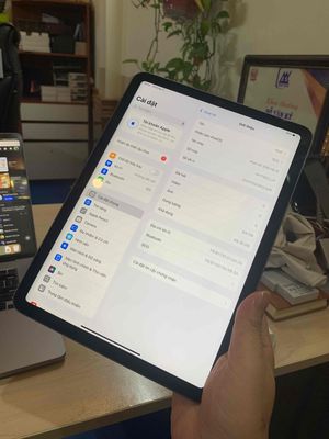 iPad Air 4 64gb wfi đẹp pin 96 nguyên zin. Mua bán Máy tính bảng tại Quận Cầu Giấy Hà Nội được đăng bởi Đỗ Kỷ