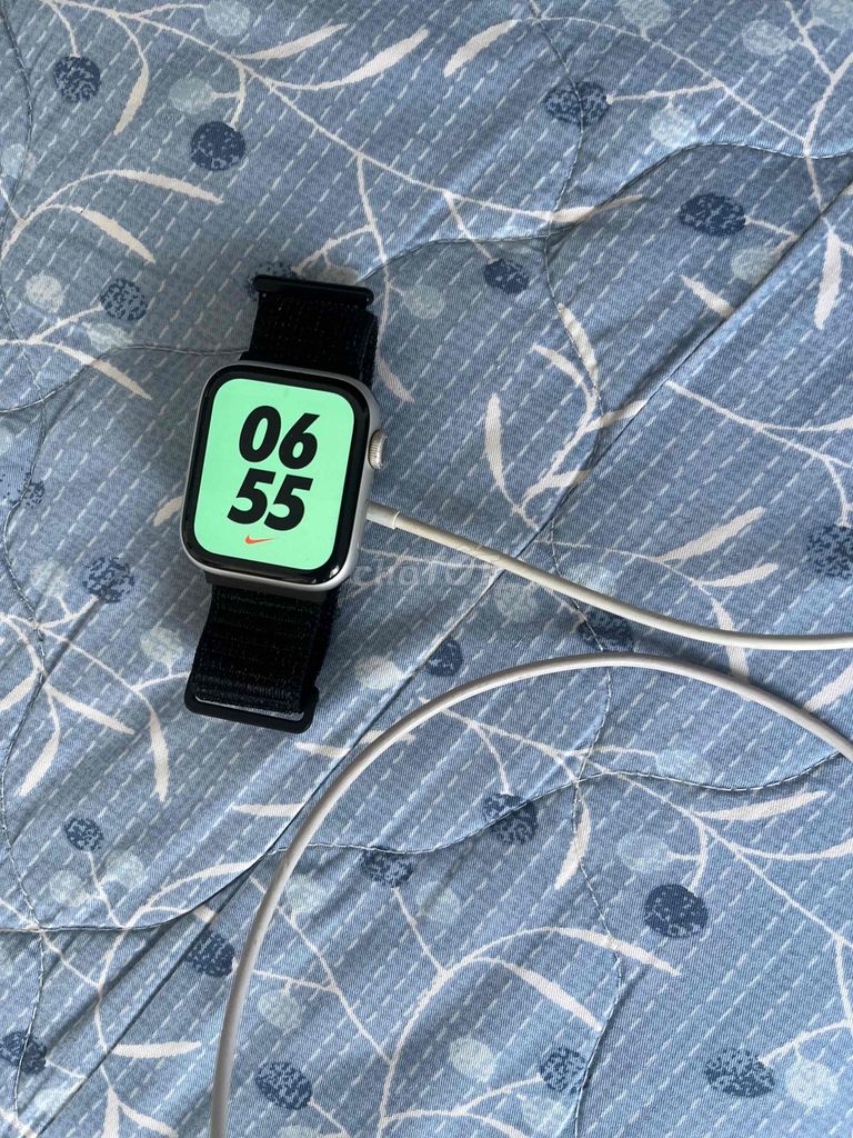 Apple Watch Series 6 44mm Đen. Mua bán Thiết bị đeo thông minh tại Huyện Đức Trọng Lâm Đồng được đăng bởi Kimura Kiba hình 1