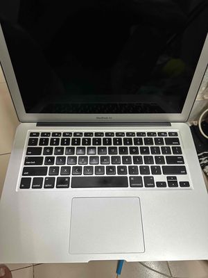 Macbook Ari 2017 còn mới sạc 504l màn đẹp có GL. Mua bán Laptop tại Quận 11 Tp Hồ Chí Minh được đăng bởi Phương