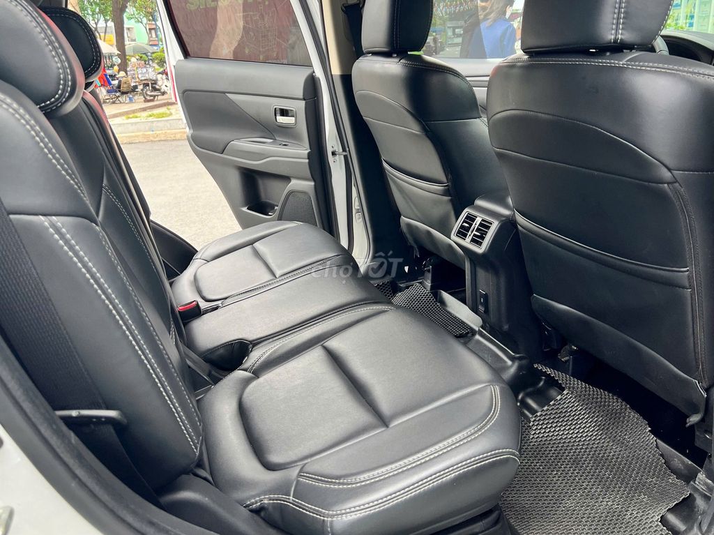 Outlander 2.0L CVT 2021 Xe Gia Đình - Giảm Mạnh. Mua bán Ô tô tại Quận Tân Phú Tp Hồ Chí Minh được đăng bởi Sinh Xe Cũ Mitsubishi Trường Chinh hình 10