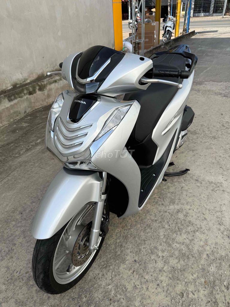 Sh 150 abs 2020 bạc poscher như mới.. Mua bán Xe máy tại Quận Ô Môn Cần Thơ được đăng bởi Trần Tùng hình 2