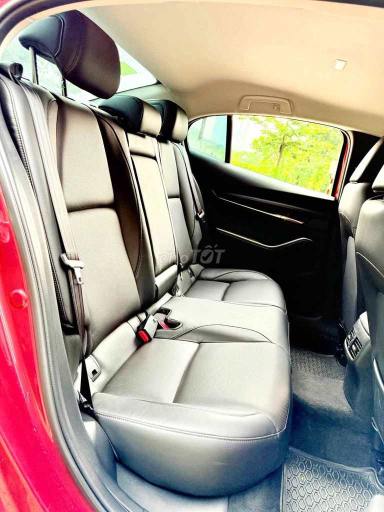 Mazda Mazda3 2024 1.5AT Luxury 11000 km. Mua bán Ô tô tại Quận Cầu Giấy Hà Nội được đăng bởi Vũ Duy Khánh hình 9