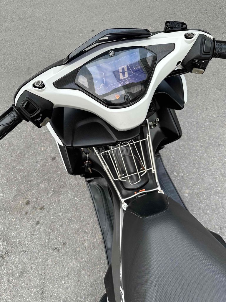 Yamaha NVX 2017!! 155cc khoá Smartkey. Mua bán Xe máy tại Quận Hoàng Mai Hà Nội được đăng bởi Xe Máy Quân Oanh  hình 6
