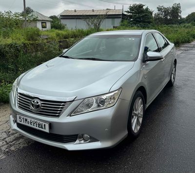 Toyota Camry 2013 2.5Q - 180000 km. Mua bán Ô tô tại Quận Tân Bình Tp Hồ Chí Minh được đăng bởi ngô đức việt