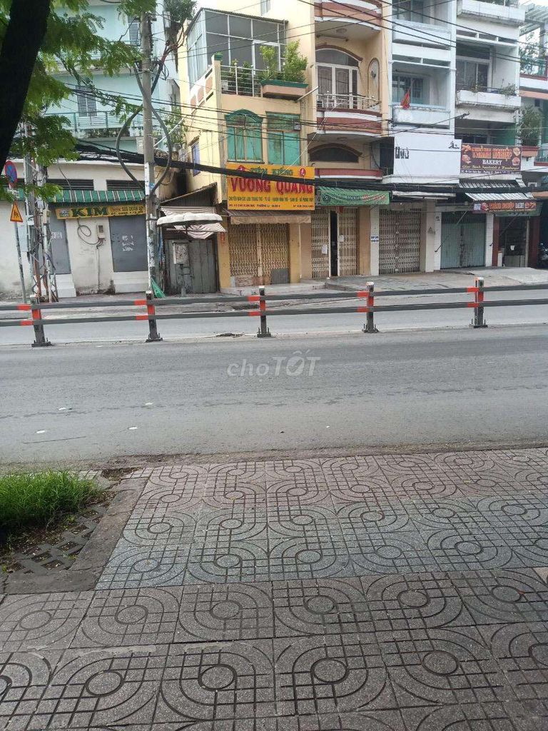 Nhà măt tiền Tùng ThiệnVương phường 13 giảm giá 2 lần giá mới 16,9 tỷ.