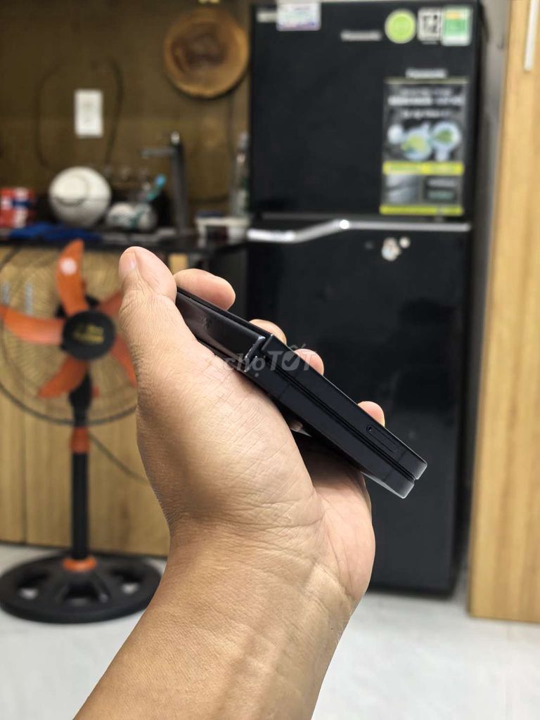 Samsung Galaxy Z Flip 7 256GB Đen Likenew. Mua bán Điện thoại tại Thành phố Thủ Đức Tp Hồ Chí Minh được đăng bởi Minh Nhựt hình 6