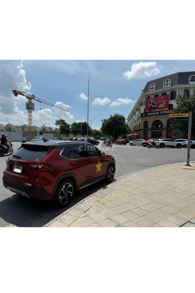 Внедорожник Toyota Yaris Cross 2025 с автоматической коробкой передач красный 3 тыс. км