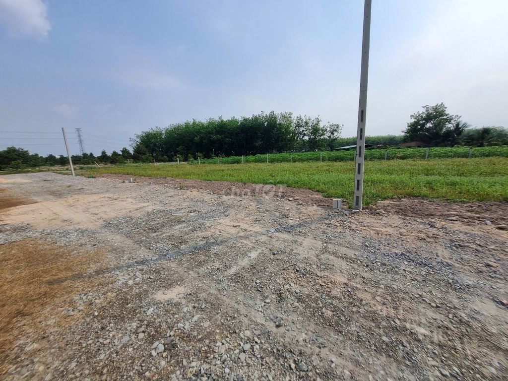 178m2 thổ cư. 7m mặt tiền.  cập hông KCN Phước Đông. 470tr TL 