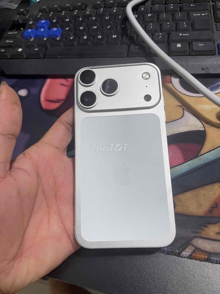 iphone XR lên vỏ 17Pro màn zin men zin. Mua bán Điện thoại tại Thị xã Tân Uyên Bình Dương được đăng bởi Khá hình 1