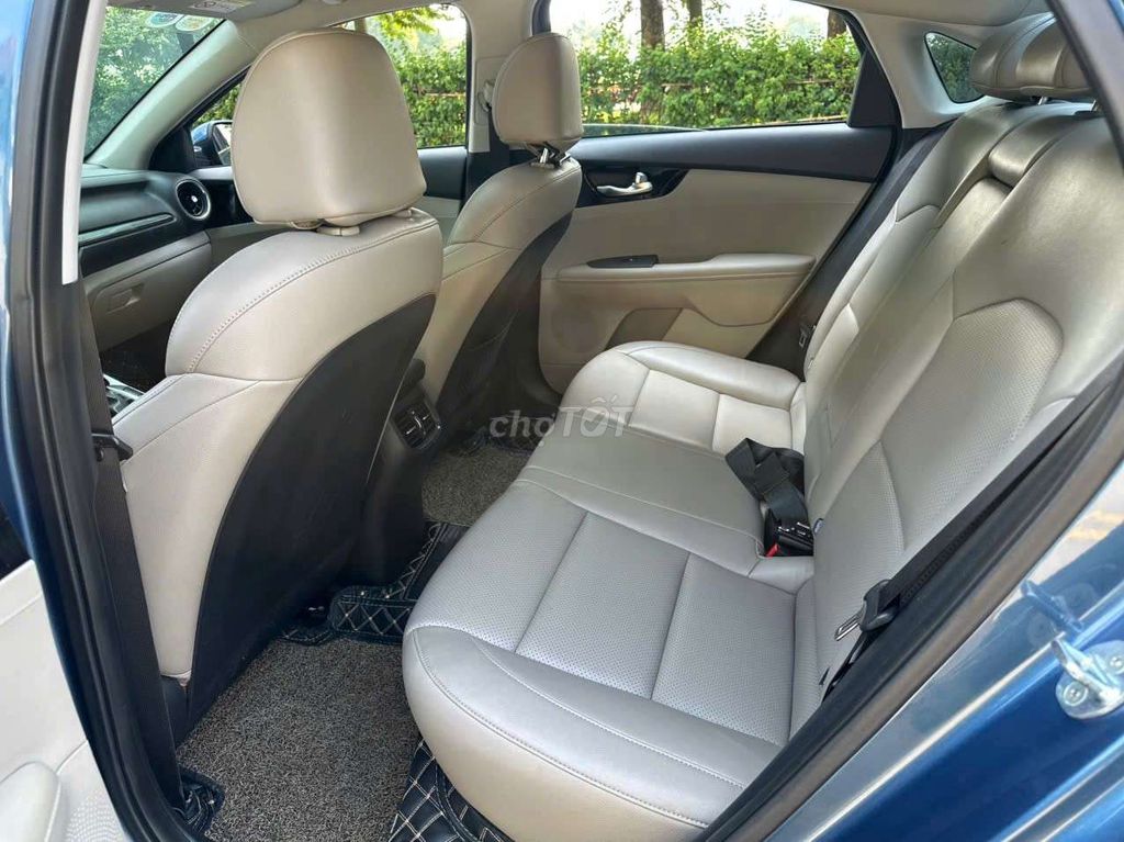 Kia Cerato 1.6 Luxury 2021 Синий 50 тыс. км