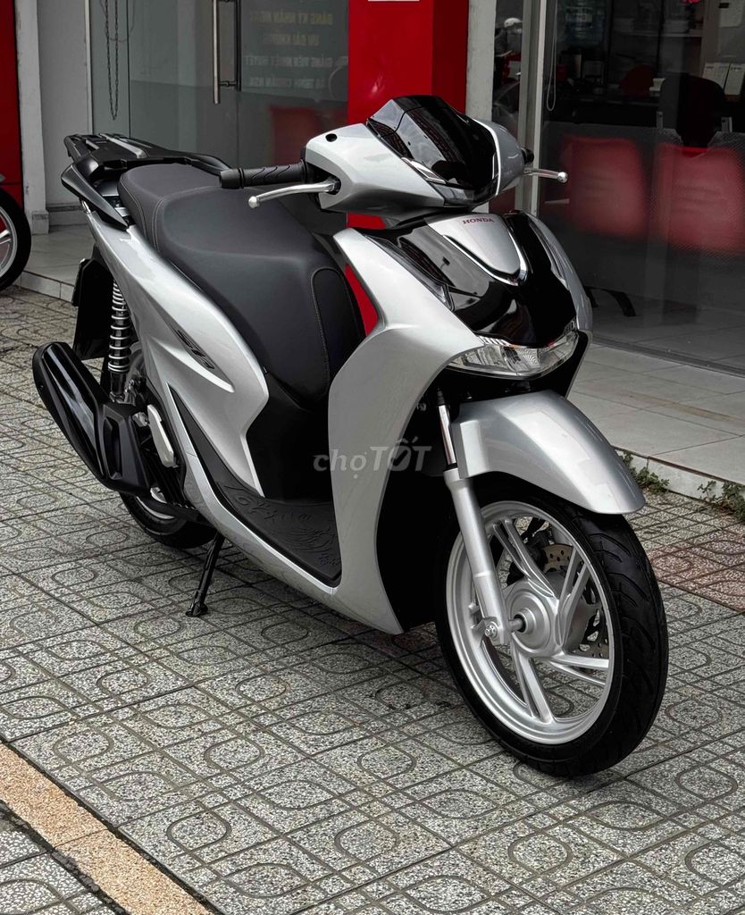Honda SH 125i 2026 Silver Pocher Link New