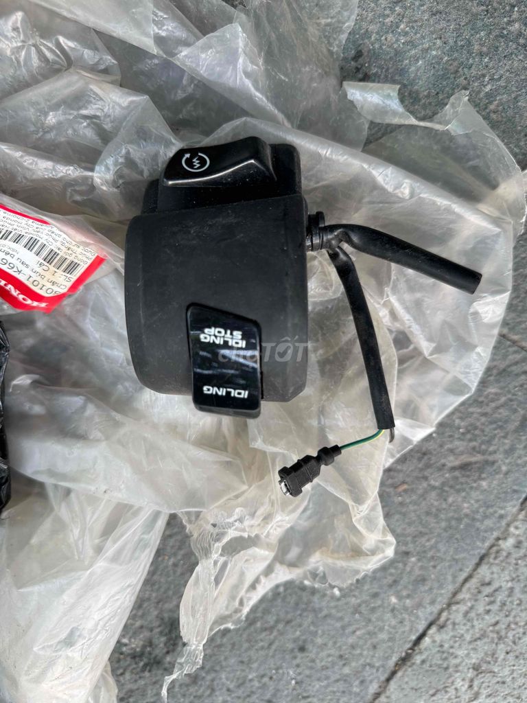 Công tắc xe máy Honda Vario Đen. Mua bán Phụ tùng xe tại Quận Gò Vấp Tp Hồ Chí Minh được đăng bởi thanh Tiến hình 2