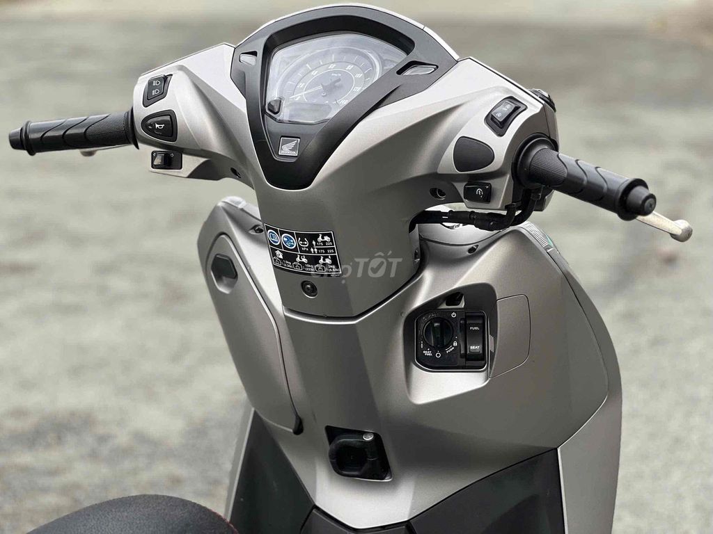 ❤️ Lead 125 4val đời 2024 odo 5000km bstp 9chủ. Mua bán Xe máy tại Quận 11 Tp Hồ Chí Minh được đăng bởi Hưng Từ hình 12