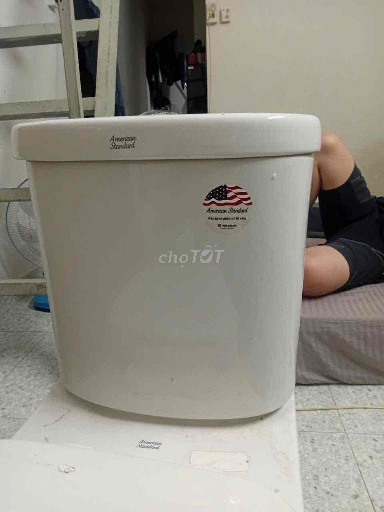 cầu và lavabo American standan vòi lạnh