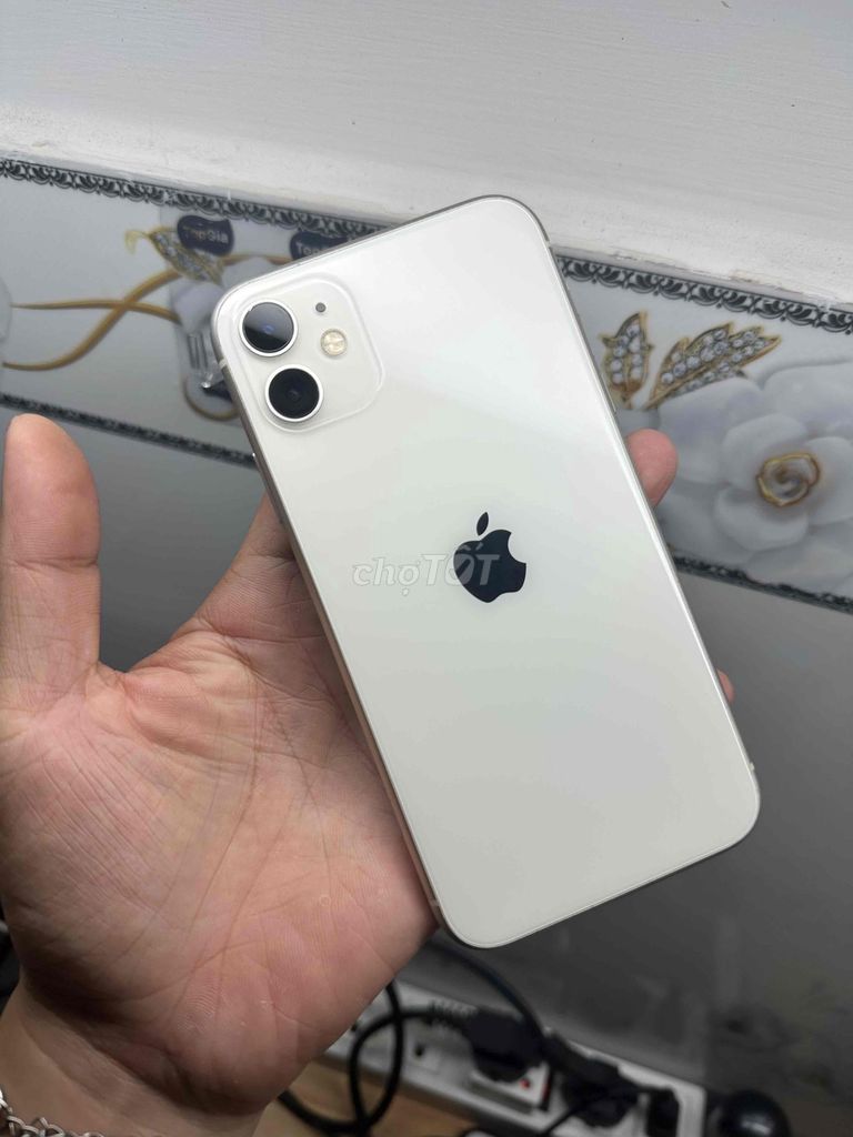 iphone 11 máy phụ em cần bán. Mua bán Điện thoại tại Quận Bình Tân Tp Hồ Chí Minh được đăng bởi thiên tân hình 1