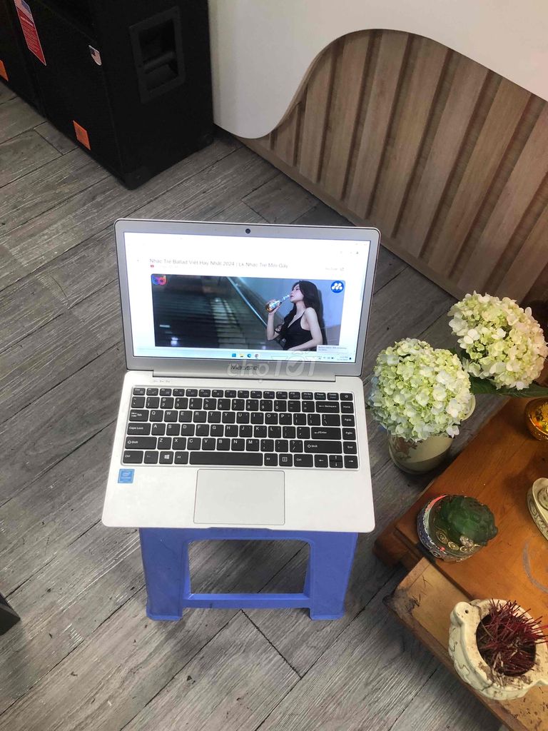 bán nhanh laptop văn phòng siêu mỏng