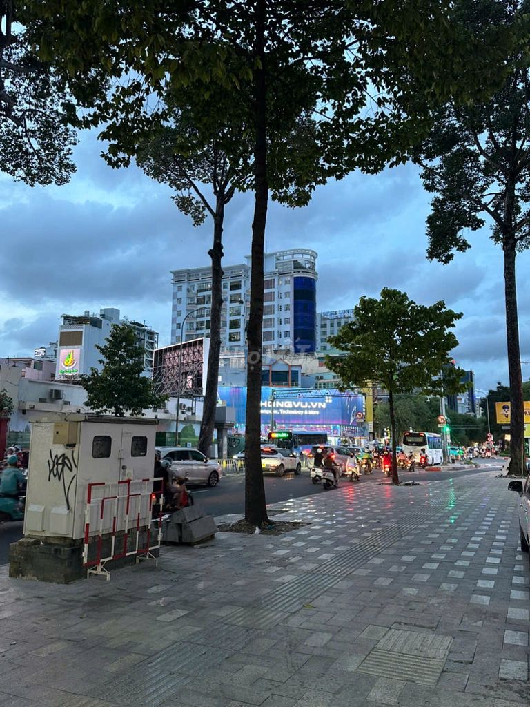 Bán gấp  - Căn hộ Studio ngay trung tâm Quận 1.