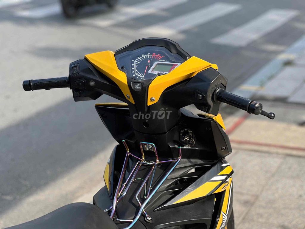 Honda Winner 150 V1 Bản Đặc Biệt Vàng Đen. Mua bán Xe máy tại Quận 11 Tp Hồ Chí Minh được đăng bởi Hưng Từ hình 10