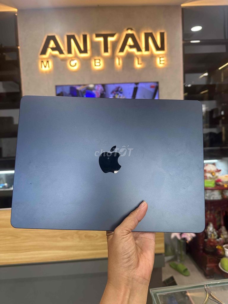 Macbook M3 zin all 8/256