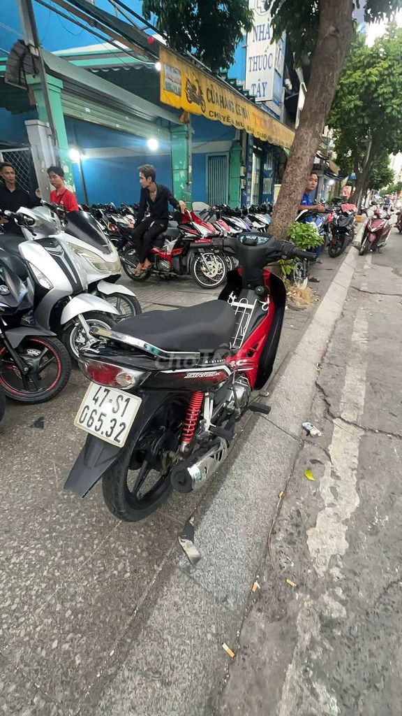 Yamaha Sirius RC 2014 красный