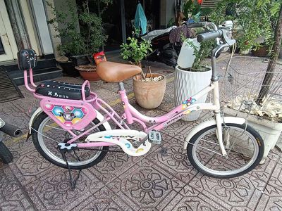 Xe đạp nhỏ Đài Loan chính hãng cho bé gái. Mua bán Mẹ và bé tại Quận 3 Tp Hồ Chí Minh được đăng bởi Huệ 
