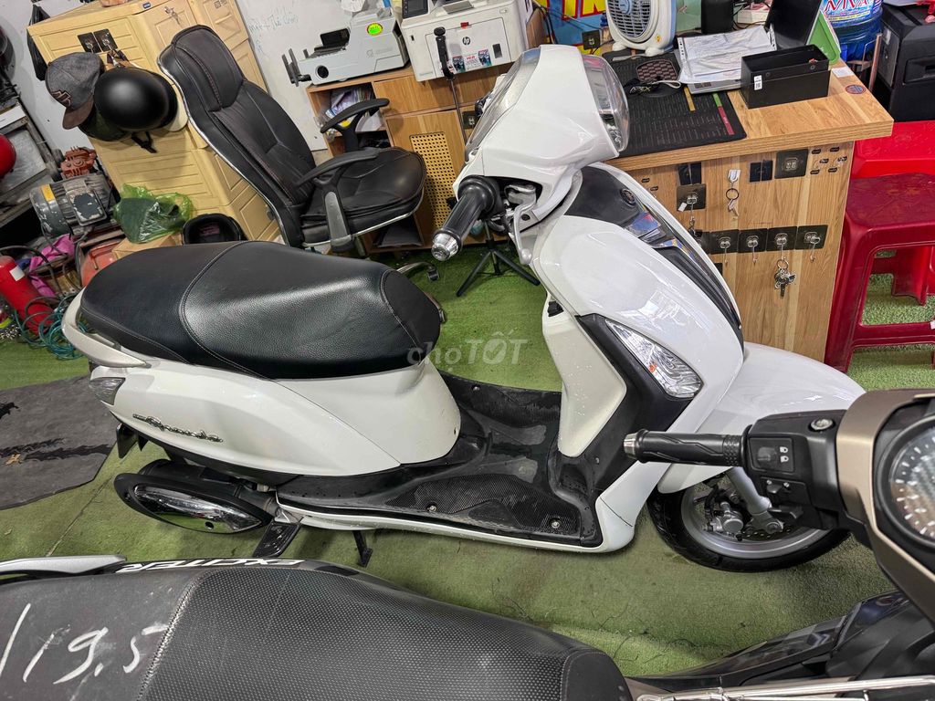 Ya Grander 125/ Fi / Cực Đẹp / Bs65/ Cccd Chủ. Mua bán Xe máy tại Quận Bình Thuỷ Cần Thơ được đăng bởi CỬA HÀNG XE MÁY VŨ Fi hình 4