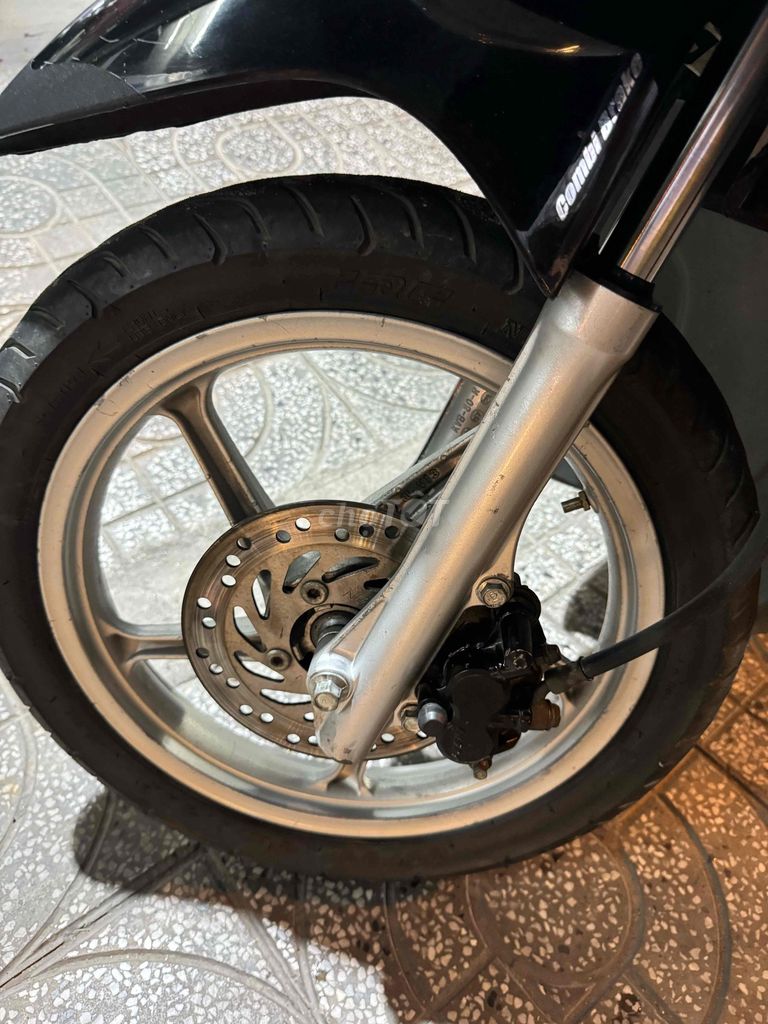 CLICK BIỂN 68 MÁY ÊM ZIN CHẠY NHẸ , Giá Vài Triệu. Mua bán Xe máy tại Thành phố Rạch Giá Kiên Giang được đăng bởi Ngọc Tài hình 6