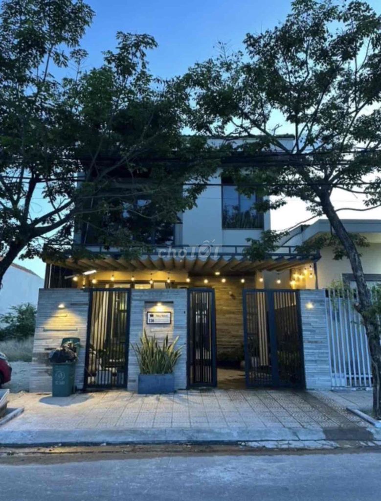 Аренда · 3 комн. · 140 м² · Quận Ngũ Hành Sơn, ул. Đường Nguyễn Phạm Tuân