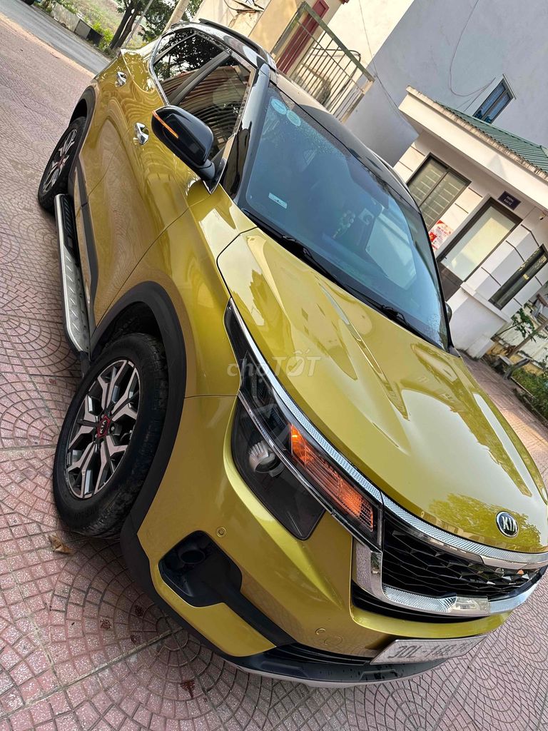 Kia Seltos Роскошный 2020, золото