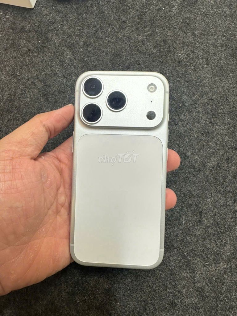 17 Pro 256GB Trắng ZP/A Sạc 36 Mới kích 1 tháng. Mua bán Điện thoại tại Quận 1 Tp Hồ Chí Minh được đăng bởi Bùi Minh Trí hình 1