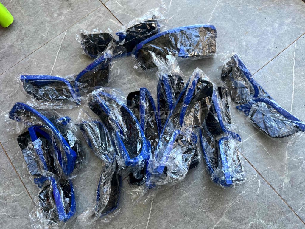 Kính bảo hộ nhựa Xanh Đen. Mua bán Phụ kiện thời trang khác tại Thành phố Buôn Ma Thuột Đắk Lắk được đăng bởi Nguyen Van Mung hình 1