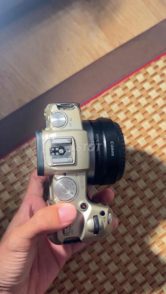 Body xấu Máy ảnh Canon EOS RP Vàng đồng. Mua bán Máy ảnh, Máy quay tại Thành phố Hội An Quảng Nam được đăng bởi bé tý hình 1