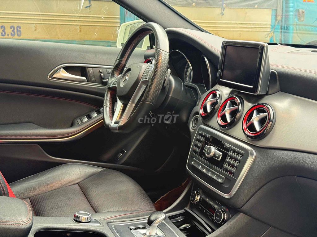 Mercedes Benz GLA Class 2015 AMG 45 4Matic - 88016. Mua bán Ô tô tại Quận 12 Tp Hồ Chí Minh được đăng bởi Le Thanh Tùng hình 9