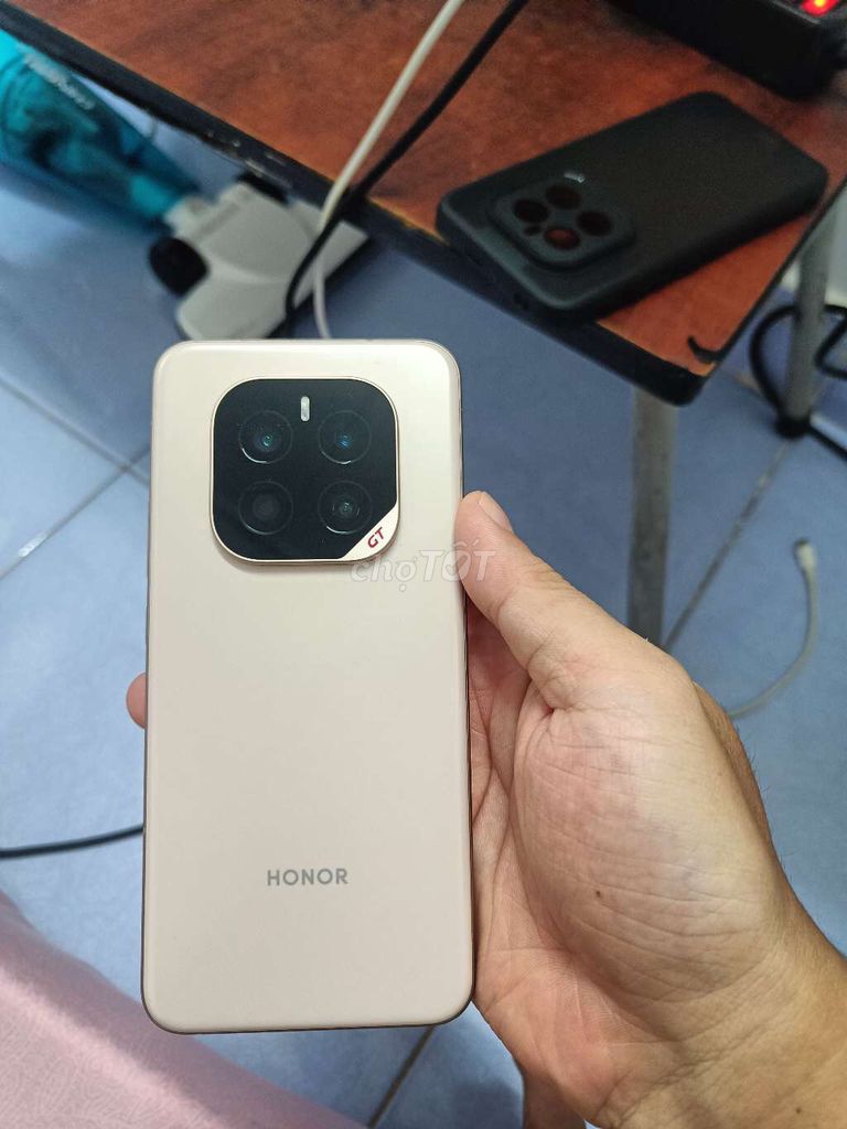 Honor GT Pro 12GB/256GB Vàng. Mua bán Điện thoại tại Quận 5 Tp Hồ Chí Minh được đăng bởi Khoa Nguyễn hình 1