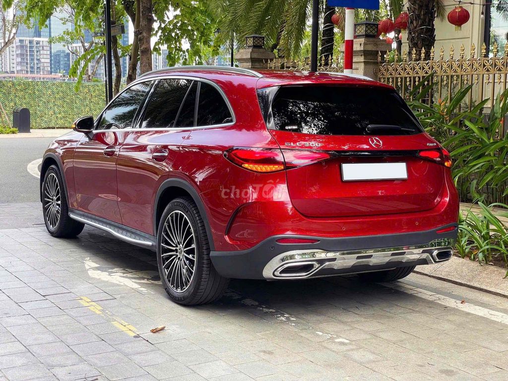 GLC 300 4Matic all new 2023 - 9000 km 2,2 Tỷ lấy. Mua bán Ô tô tại Quận 1 Tp Hồ Chí Minh được đăng bởi Lưu Thế Hoàng hình 8