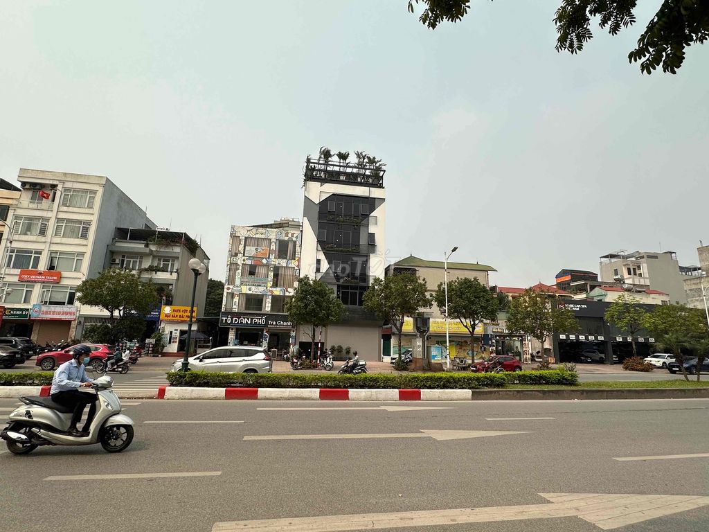 Cho thuê nhà xây mới tại phố Hồng Tiến, Long Biên